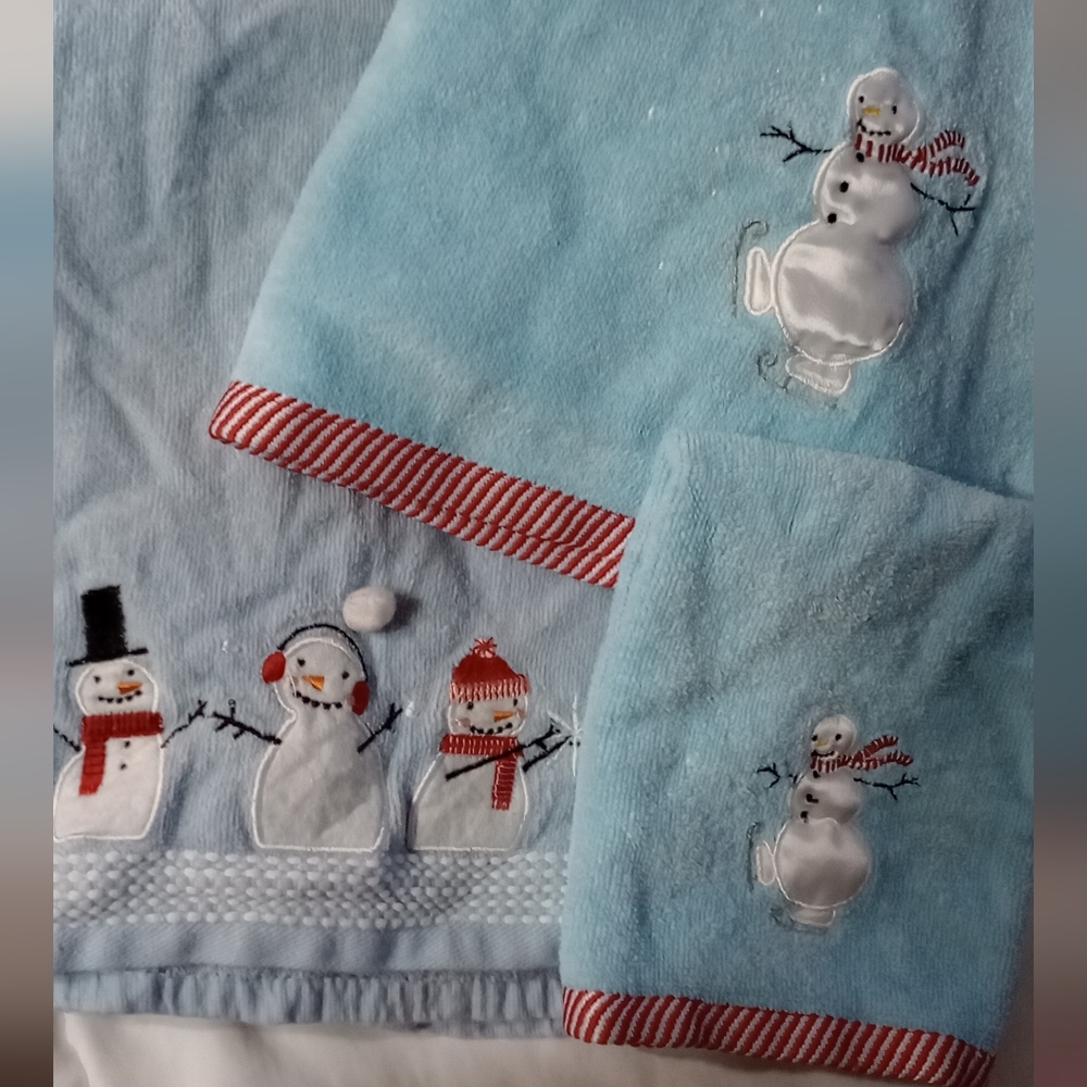 Cozy Snowman Towels